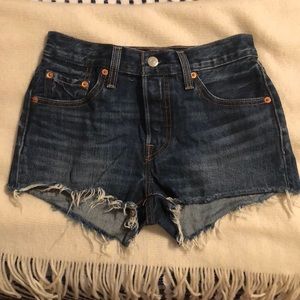 Levi’s 501 jean shorts size 24